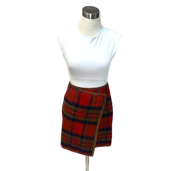 Vintage 90’s Ralph Lauren Lambswool Red Plaid Wrap Skirt, size small - Picture 2 of 8
